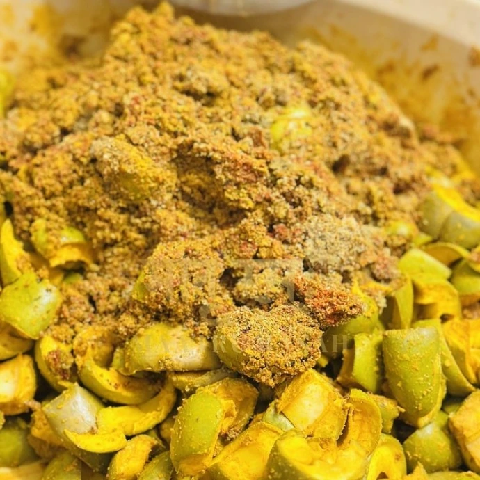 Achaar masala of fenugreek, fennel, nigella and mustard seed